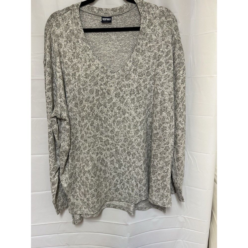 Spirit‎ Activewear So Soft Light Material Sweater Gray Size M Christmas Gifts!